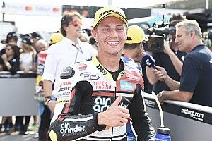 Misano Moto2: Aegerter wins chaotic wet race, 22 riders crash