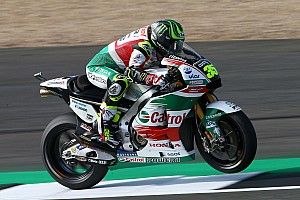 Crutchlow voor Rossi in tweede training Britse GP, dubbele crash Marquez