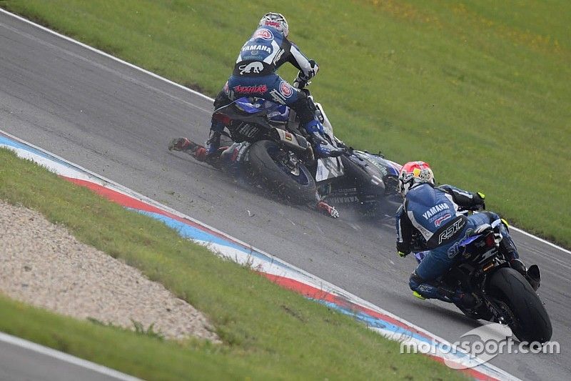 Crash von Federico Caricasulo, GRT Yamaha Official WorldSSP Team, Lucas Mahias, GRT Yamaha Official 