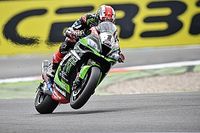 Rea trionfa per un soffio su Sykes e centra un'altra doppietta ad Assen