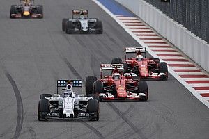 Räikkönen és Bottas drámai csattanása Szocsiból: Kimi komoly büntetése