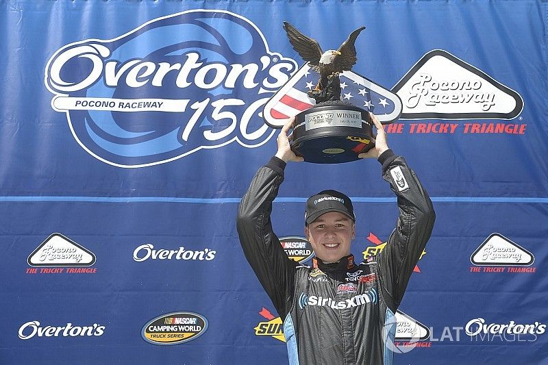 Ganador de la carrera Christopher Bell, Kyle Busch Motorsports Toyota