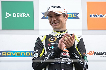 Norris se repone de la sanción en parrilla y gana la tercera manga en Spa