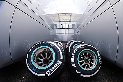Pirelli изучит необходимость появления шестого состава сликов
