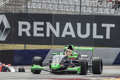 Sacha Fenestraz vince Gara 2 al Red Bull Ring ed allunga in classifica