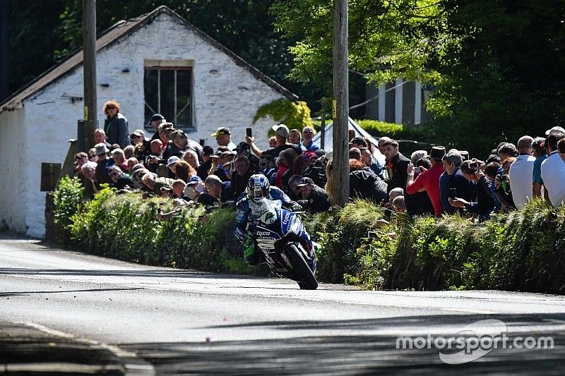 Ian Hutchinson, BMW