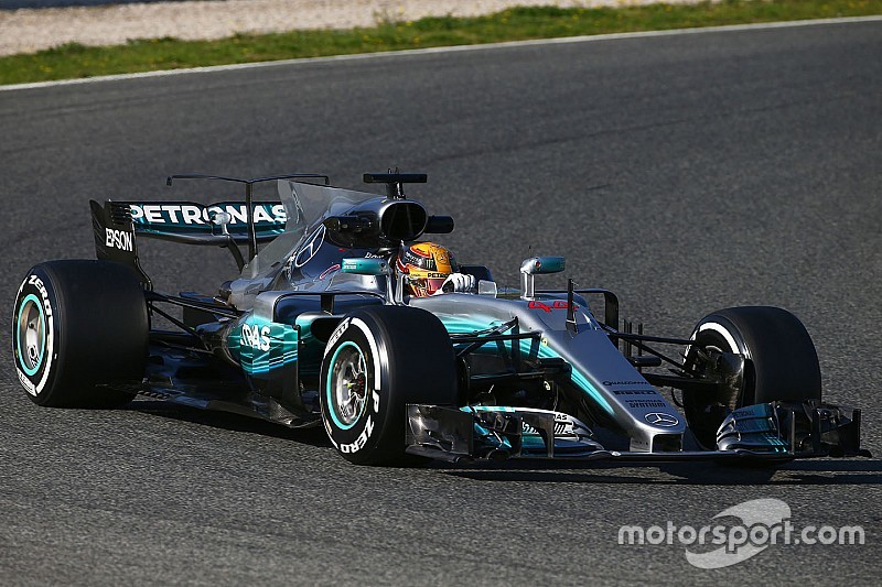 Hamilton lidera la primera jornada de test y Ferrari sorprende