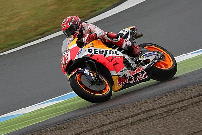 Motegi, Libere 4: Marquez rifila 2" alle Ducati, cade Valentino