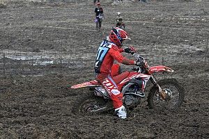 Hujan dan trek berlumpur, Race 2 MXGP Indonesia dibatalkan