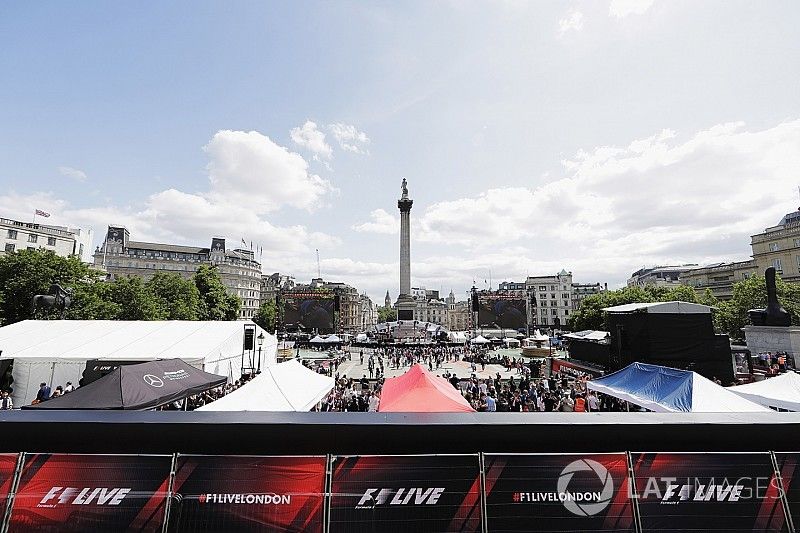 Vídeo: sigue en directo la exhibición de los coches de F1 en Londres