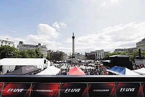Vídeo: sigue en directo la exhibición de los coches de F1 en Londres