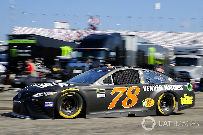 Martin Truex Jr. domina e conquista la vittoria in Kentucky