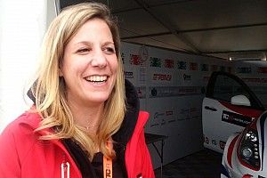 Video: mamma Michela e la sua Alfa Romeo Giulietta TCR
