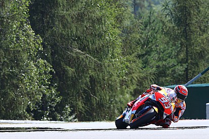 Marquez, pole strepitosa a Brno. Bene gli italiani: Rossi 2°, Dovi 4°