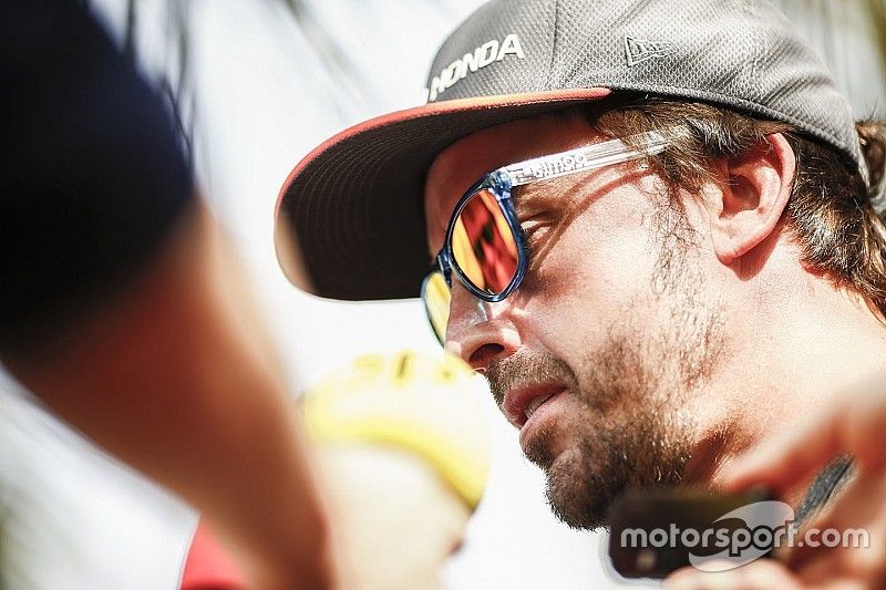 Ricciardo anggap "frustrasi" sebagai alasan Alonso turun di Indy 500