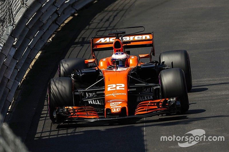 Formel 1 2017 in Monaco: Jenson Button startet aus der Boxengasse