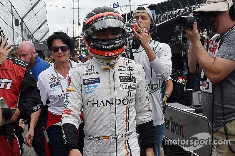 Fernando Alonso, Andretti Autosport Honda camina hacia los pits