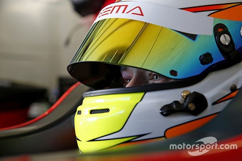Callum Ilott svetta in entrambe le sessioni di libere a Pau