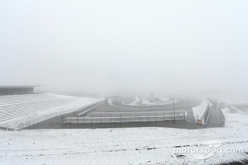 【スーパーGT】富士テスト2日目:午前は降雪中止。午後も走行不可か?