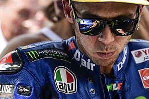 Yamaha terpuruk, Rossi belum mau pikirkan gelar