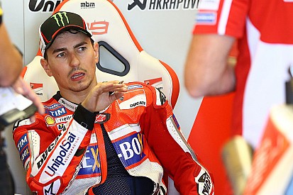 Lorenzo: "In testa all'ultimo giro davanti a Dovi? Vado a vincere!"