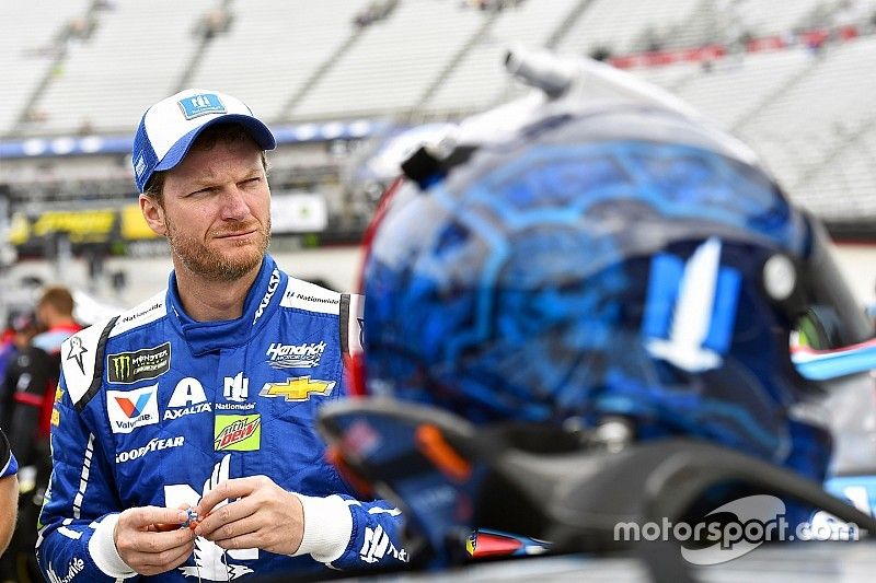 Dale Jr. wrecks at Bristol: "That ain’t no way to run anywhere"