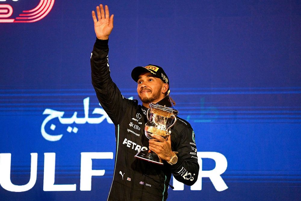 Hamilton Schumacher egy újabb rekordját adta át a múltnak Bahreinben