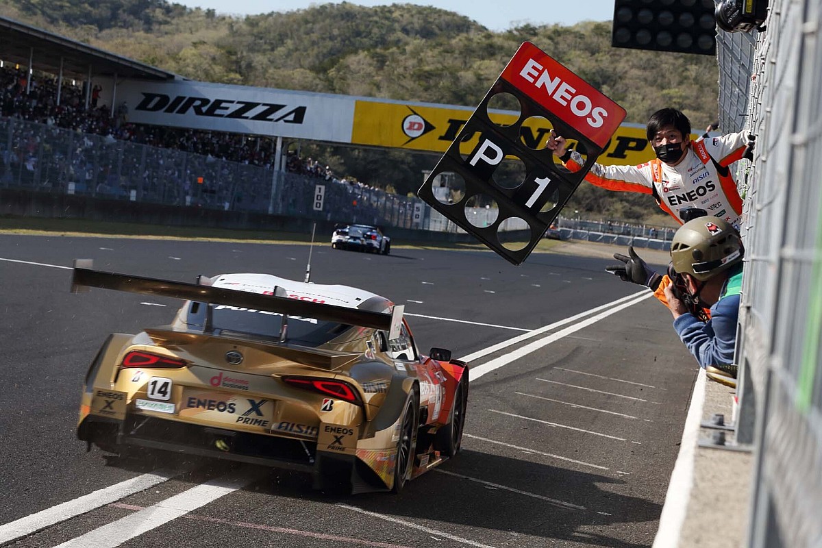 14号車ENEOSが完勝。表彰台にスープラ、NSX、Zが揃い踏み｜スーパーGT