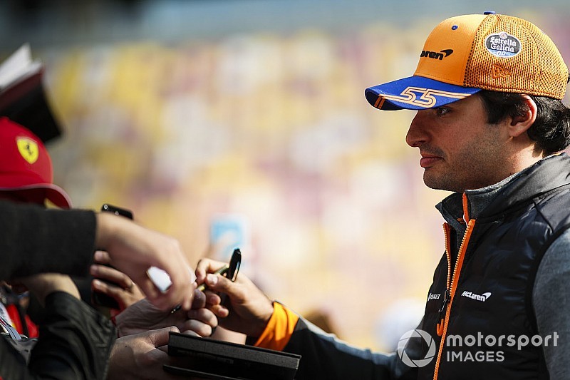 Sainz: McLaren'ın nerede olduğunu değerlendirmek için birkaç yarış daha gerekiyor