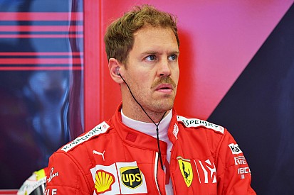 Vettel naar de stewards voor te traag rijden, gridstraf Grosjean