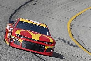 Kyle Larson takes Stage 1 win at Atlanta