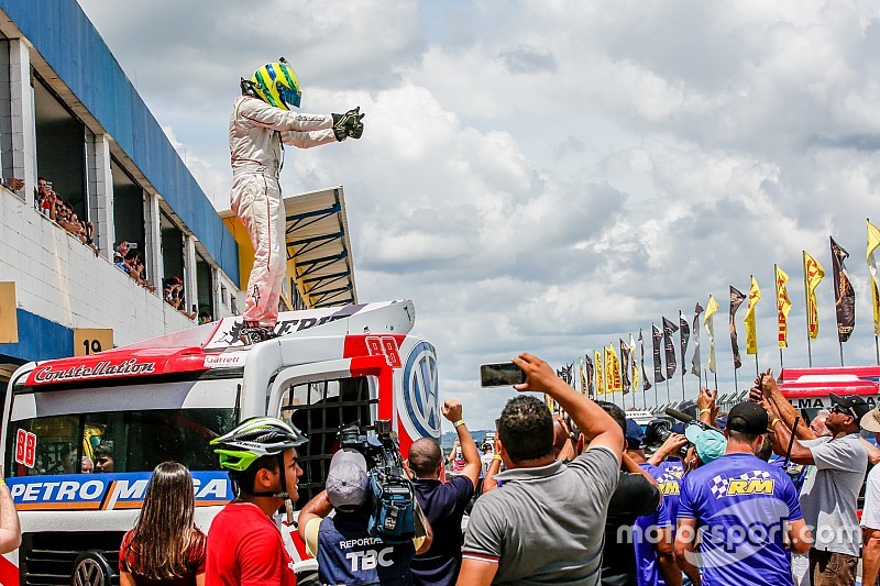 Beto Monteiro quebra jejum de quase dois anos sem vitórias na Copa Truck