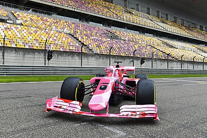 Minden idők legfurcsább F1-es festését mutatták be Kínában: az 1000. nagydíj