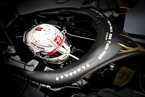 Az F1-es pilóta nagyon menő BMW motorja