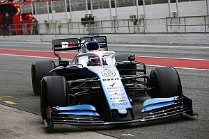 Williams: el retraso del auto resulta "vergonzoso"