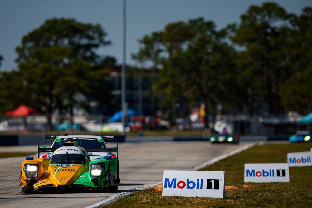 #43 Inter Europol Competition, ORECA LMP2 07: Tom Dillmann, Bijoy Garg, Jeremy Clarke