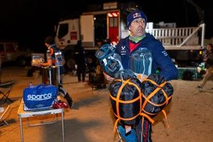 Nani Roma abandona el Dakar: "Cuando te quedas as&iacute; empieza otra odisea"