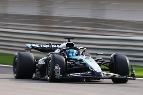 Russell supera por poco a Verstappen en el final de las pruebas de la F1 en Bahréin