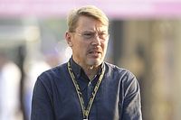 Хаккинен предупредил Леклера: Теперь Сайнсу побеждать будет проще