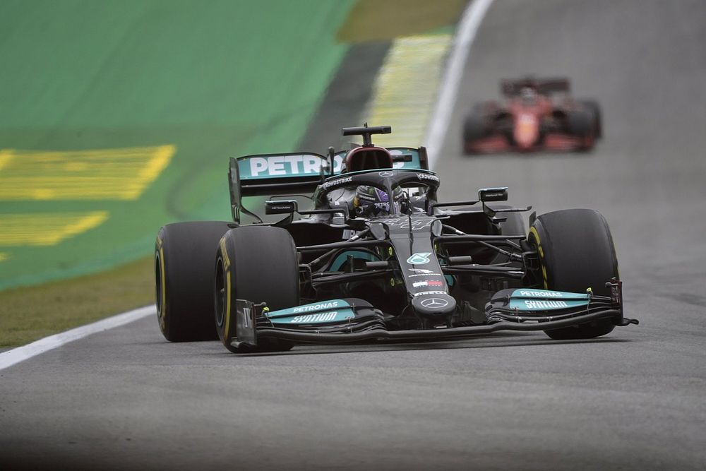 SEXTA-LIVRE: Hamilton derrota Verstappen na pole da Sprint; tudo do quali em Interlagos