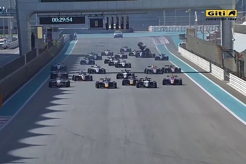 V&iacute;deo: tremendo accidente en Abu Dhabi en la FR Asi&aacute;tica 