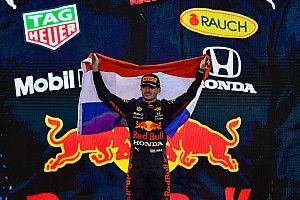 Max Verstappen Akui Cukup Beruntung dan Terbantu Sergio Perez