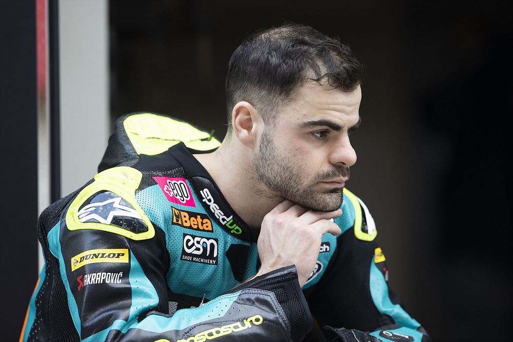Romano Fenati riparte ancora dalla Moto3 con lo Snipers Team
