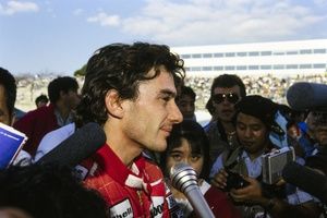 F1: Ex-chefe da Ferrari relembra negociação com Senna para 1995