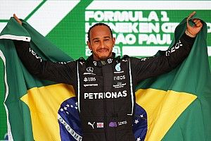 Hamilton vence a Verstappen en Brasil y arde el campeonato