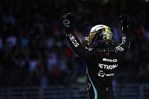 Hamilton pakt zege na dubbele inhaalrace: “Mijn zwaarste weekend ooit”