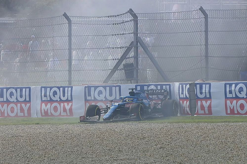 Vídeo: el accidente de Alonso al final de la FP2 de Austin