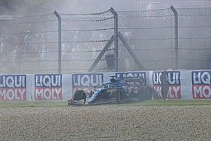 Vídeo: el accidente de Alonso al final de la FP2 de Austin