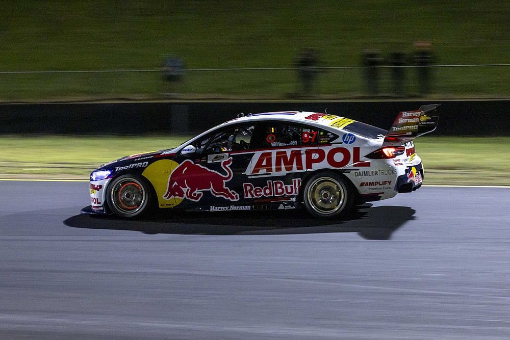 Supercars Sydney: Van Gisbergen wins wild opener to close in on title