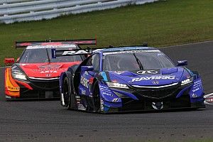 Jenson Button gewinnt sein erstes Rennen in der Super GT